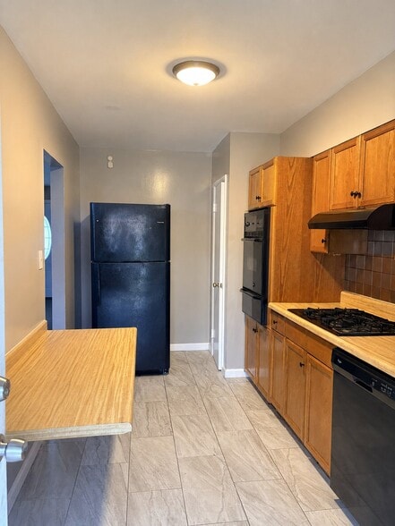 Building Photo - 4821 Williston St
