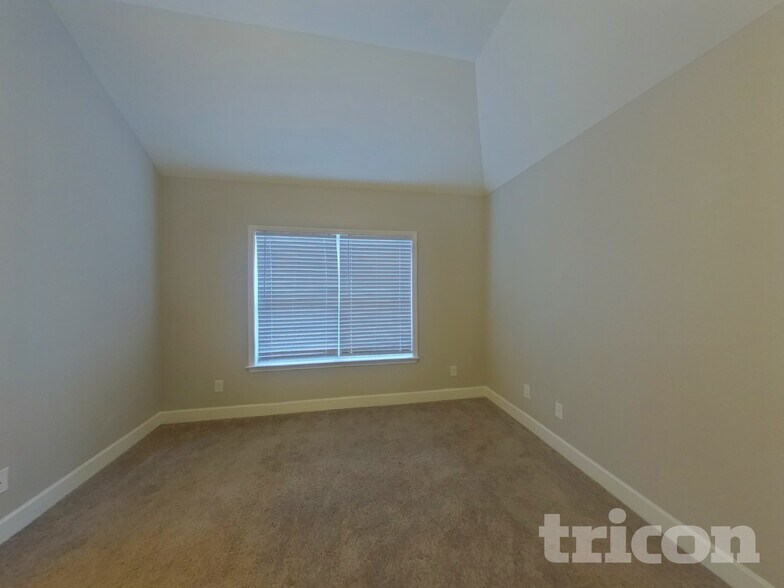 Building Photo - 420 Best Friends Turn Alley