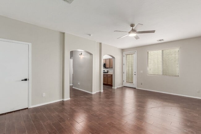 Building Photo - 3012 S 101st Dr