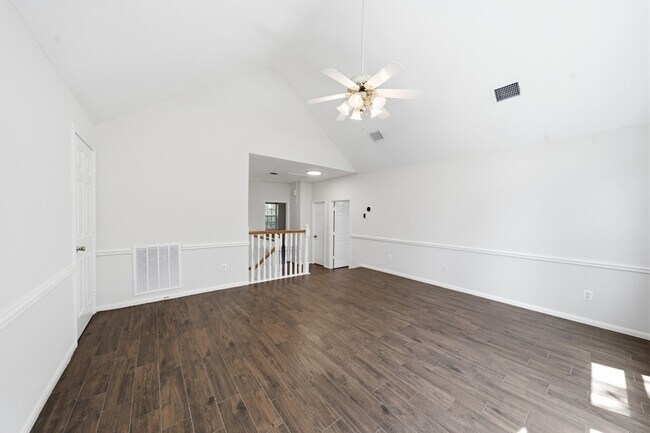 Building Photo - 2214 Lytham Ln