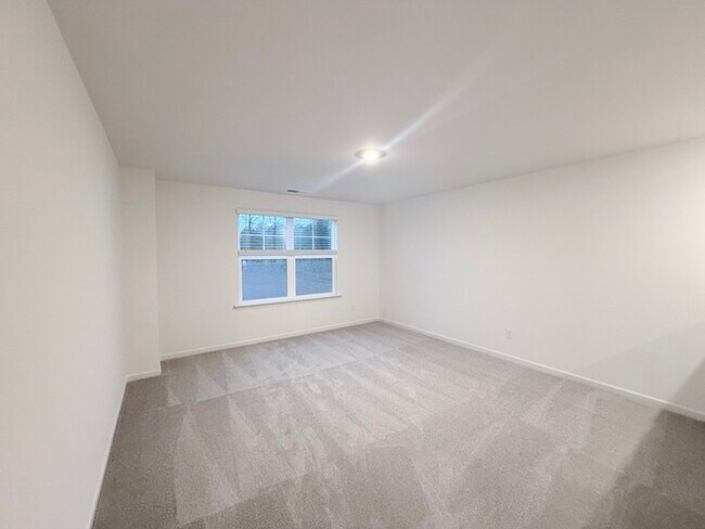 Building Photo - 532 Red Dragon Dr