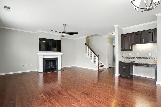 Building Photo - STUNNING HOME IN -POOL-TENNIS COURTS-GYM-PARK