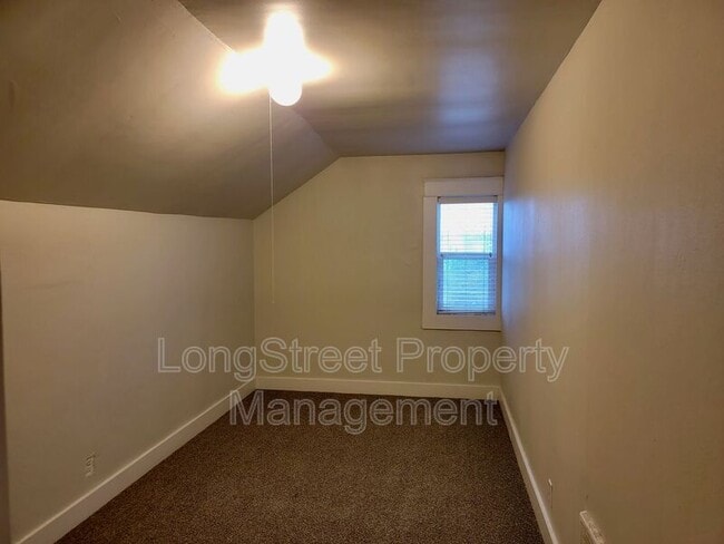 Building Photo - 29626 OR-34