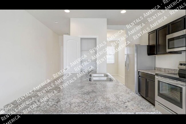 Building Photo - 4189 S 243rd Dr
