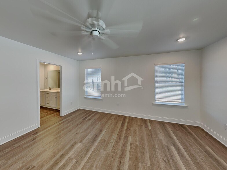 Building Photo - 1468 Aquamarine Dr