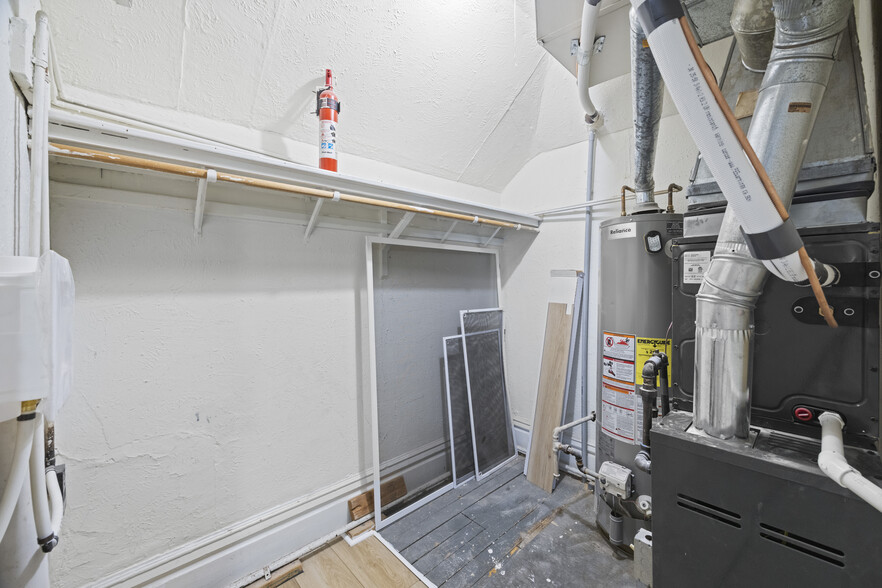 Building Photo - 4055 Warwick Blvd