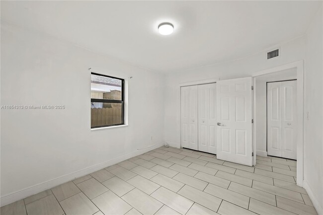 Building Photo - 2465 NW 35th St