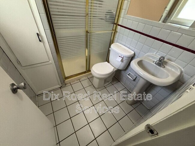 Building Photo - 440 Mc Creary Ct
