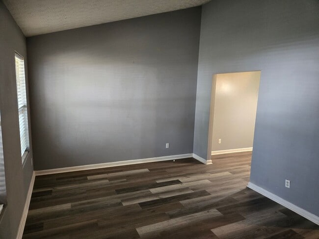 Building Photo - QUIET CUL DE SAC