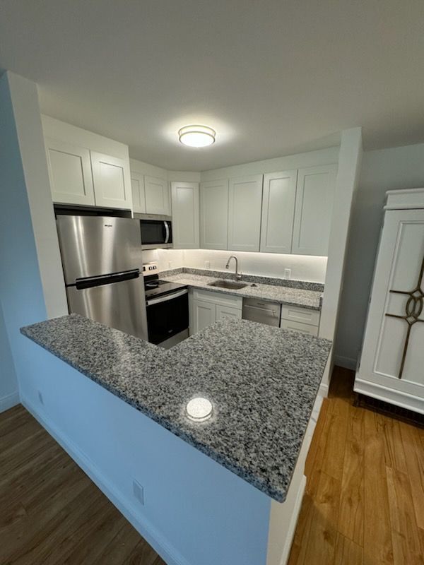 Kitchen & Pantry - 75 Harwood H