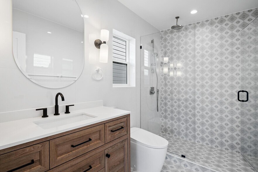 Building Photo - 1815 35th Ave