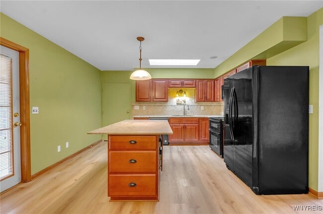 Building Photo - 9400 Wehrle Dr