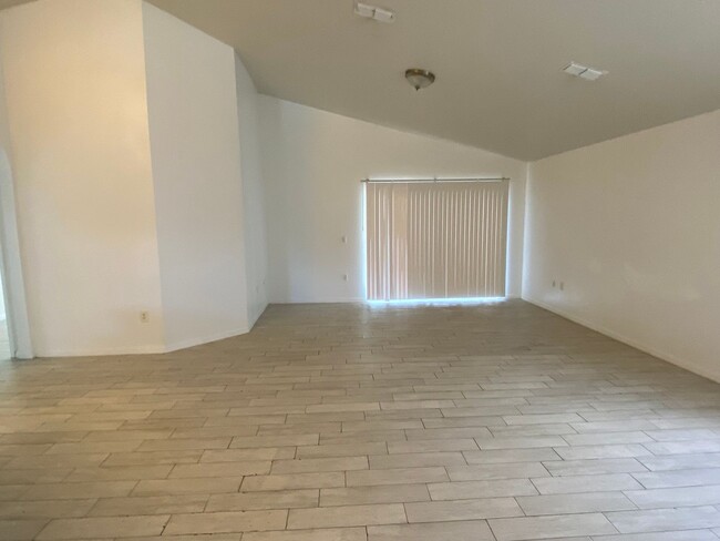 Building Photo - Home for rent