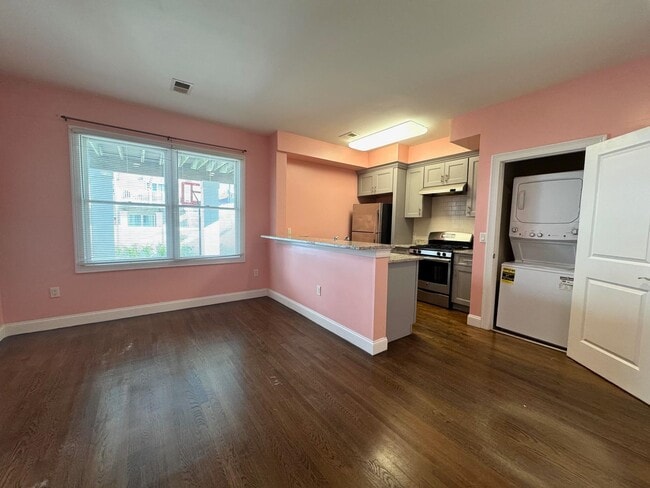 Building Photo - 16 Fisk St