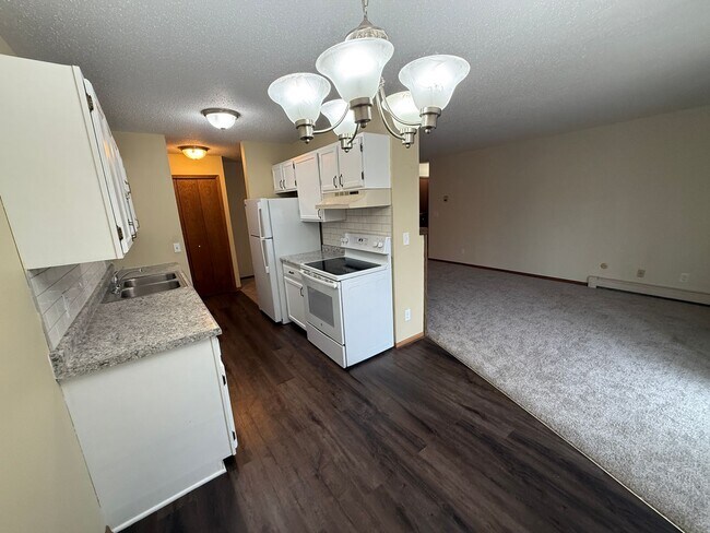 Building Photo - Charming 2-Bedroom, 1-Bath with Garage