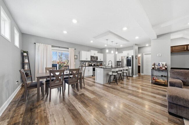 Building Photo - 1135 Charles Thomas Dr