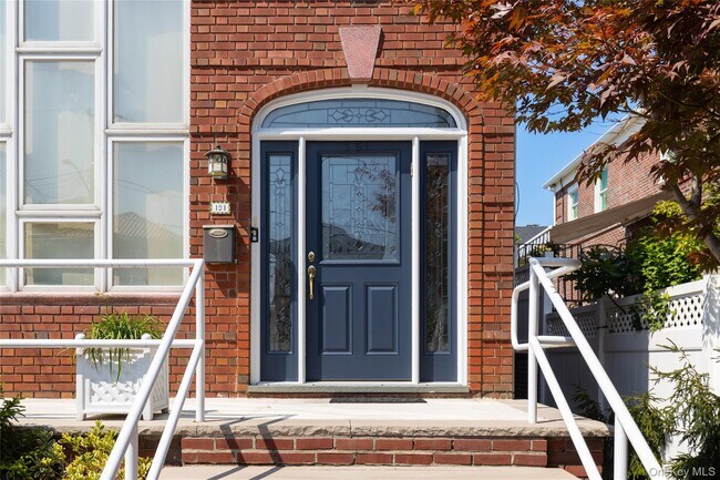 Building Photo - 1-91 B 140 St
