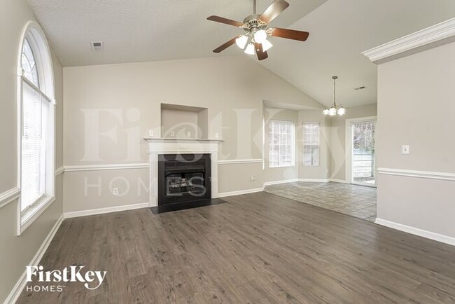 Building Photo - 940 Londonderry Dr