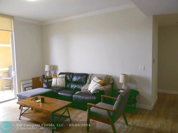 Building Photo - 520 SE 5th Ave