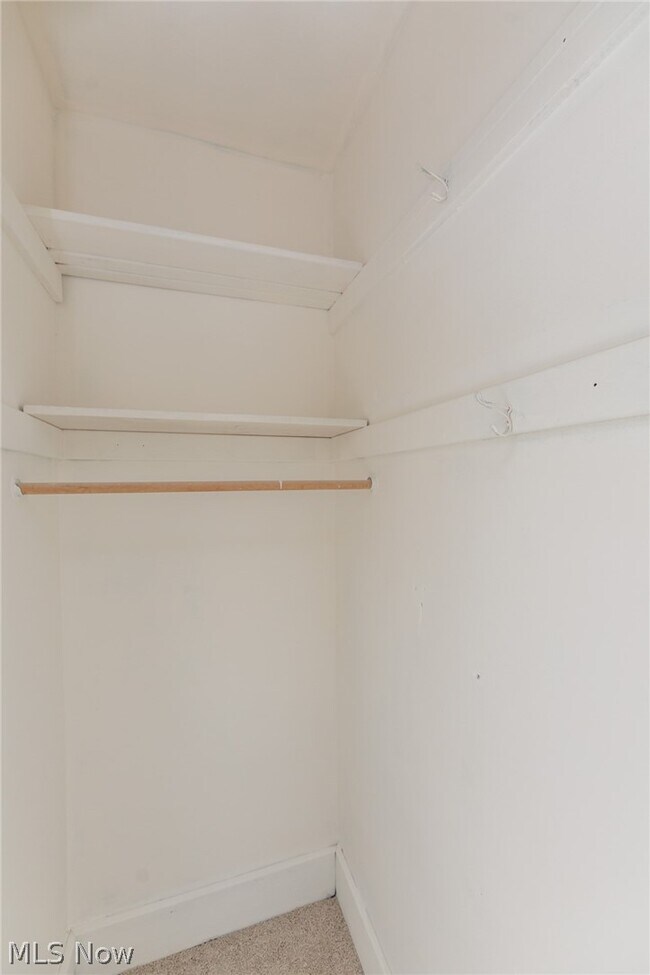 Building Photo - 1519 Ridgewood Ave