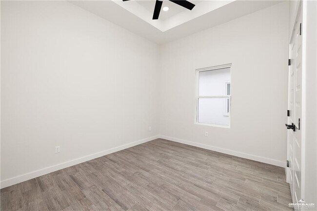 Building Photo - 1321 Joscelyn Dr