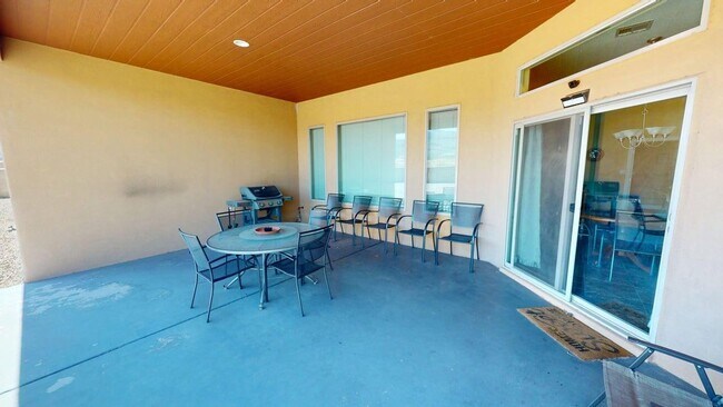 Building Photo - 825 Shiprock