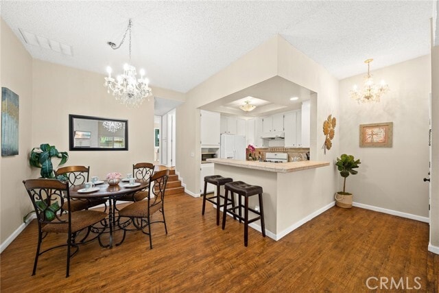 Dining room/kitchen - 444 W Huntington Dr