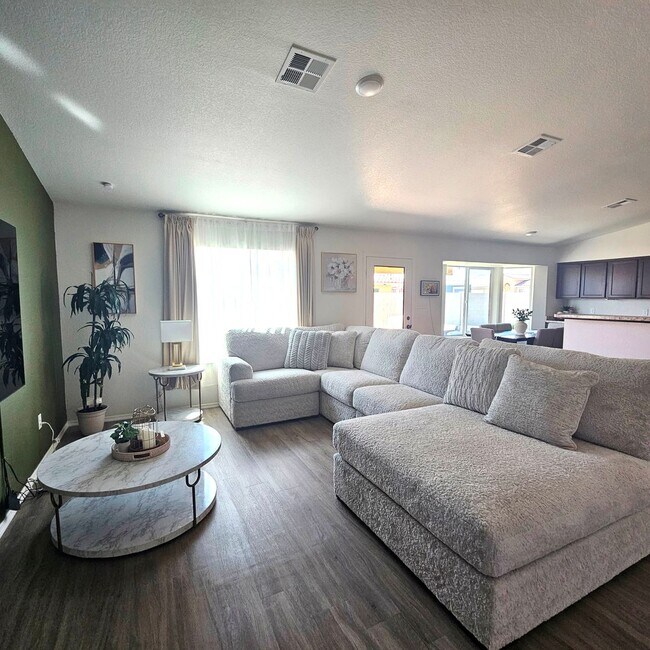 Building Photo - Gorgeous home available for rent with Solar!