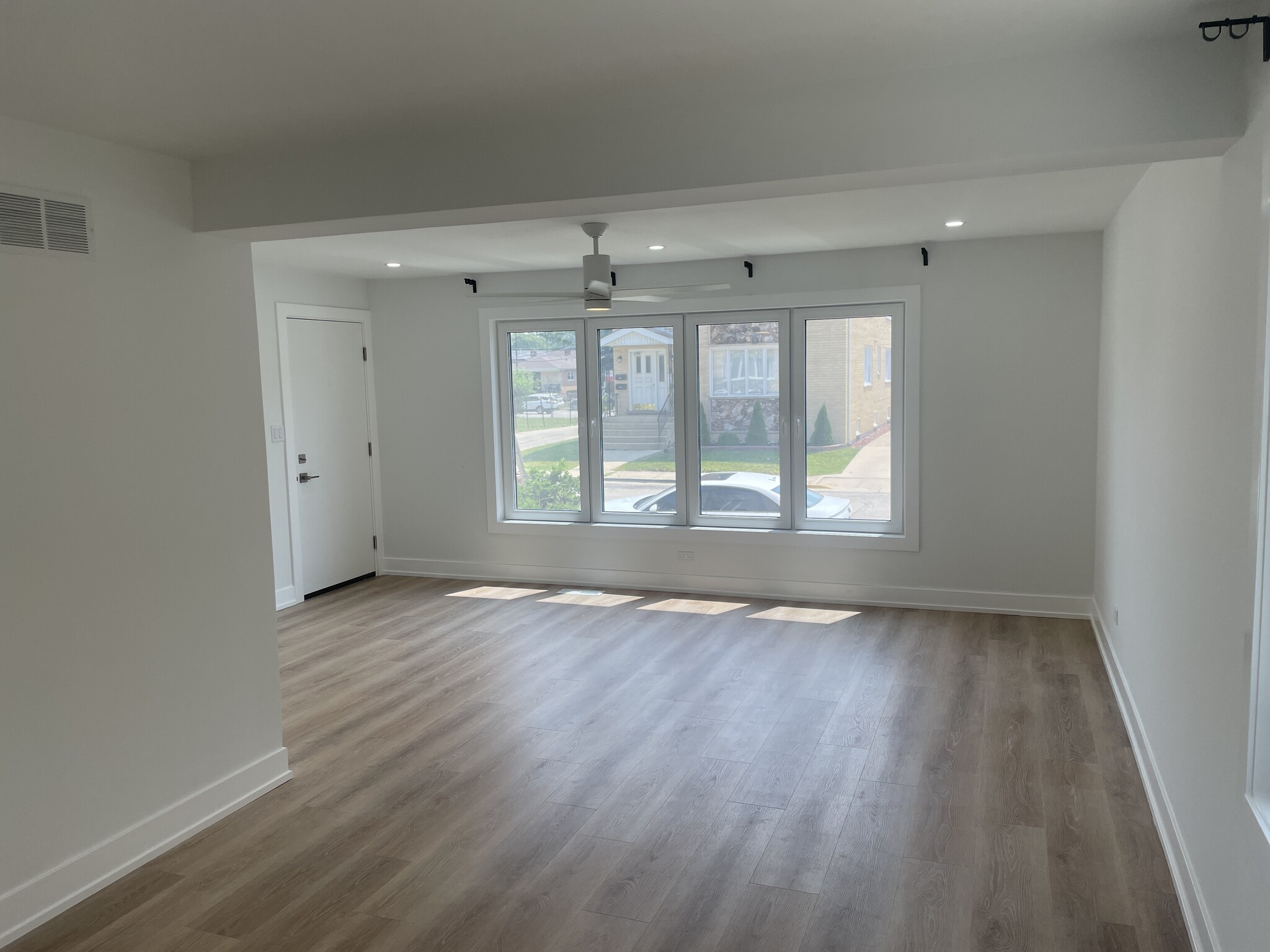 Building Photo - 7854 W Cahill Ter