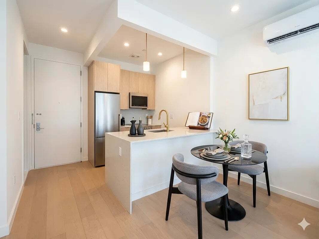 Building Photo - 285A Kingsland Ave