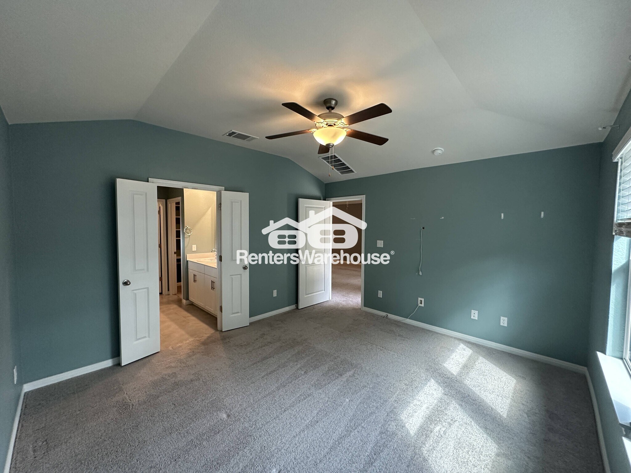 Building Photo - 513 Longmount Cv