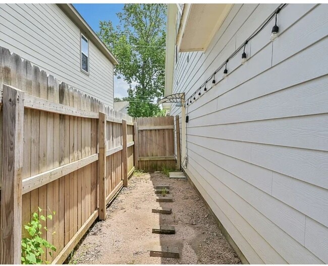 Building Photo - 16708 Stonefield St