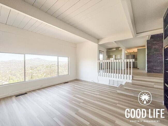 Building Photo - 9400 Crest Dr