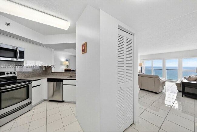 Building Photo - 6767 Collins Ave