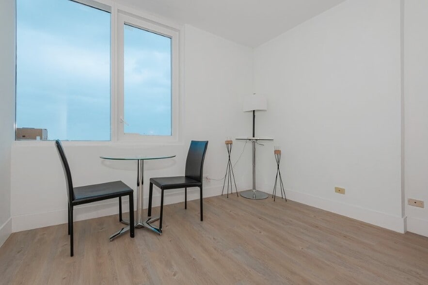 Building Photo - 2301 Collins Ave