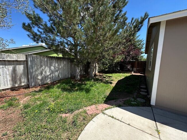 Building Photo - 7465 Hinton Dr