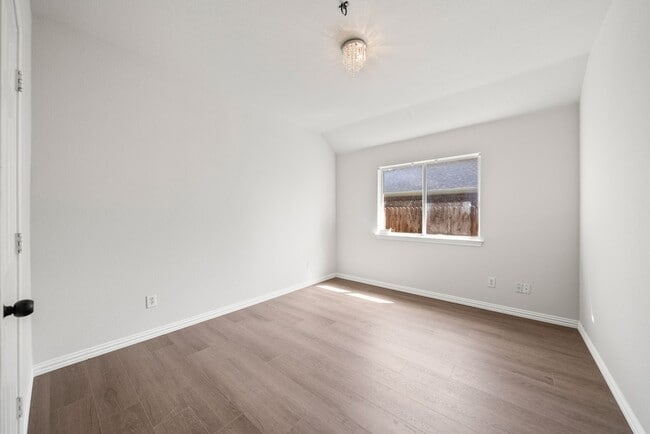 Building Photo - 6507 Watch Hill Ct