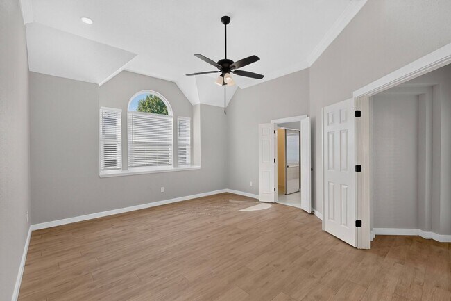 Building Photo - 720 Cliffmoor Dr