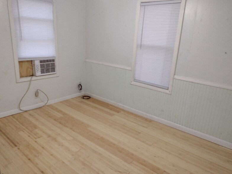 Building Photo - 2231 NE 97th Street Rd