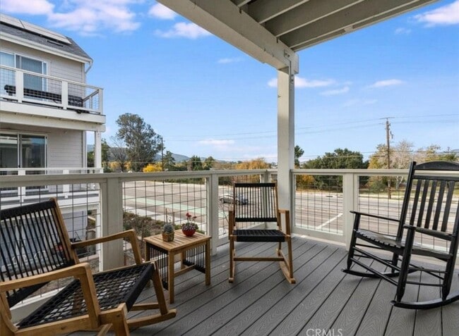 Building Photo - 2 Bedroom 2 Full Bath Condo with Stunning Views and Energy Savings