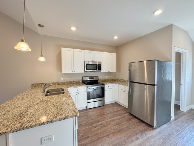 Building Photo - 215 Way Bill Cir