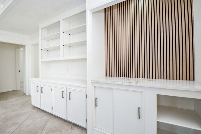 Building Photo - 11615 Trailmont Dr