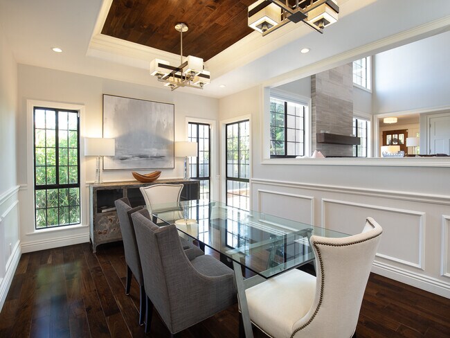 Building Photo - Exquisite Tree Section Home