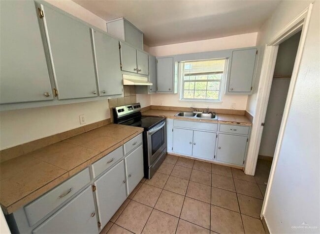 Building Photo - 6 Francisco Ave