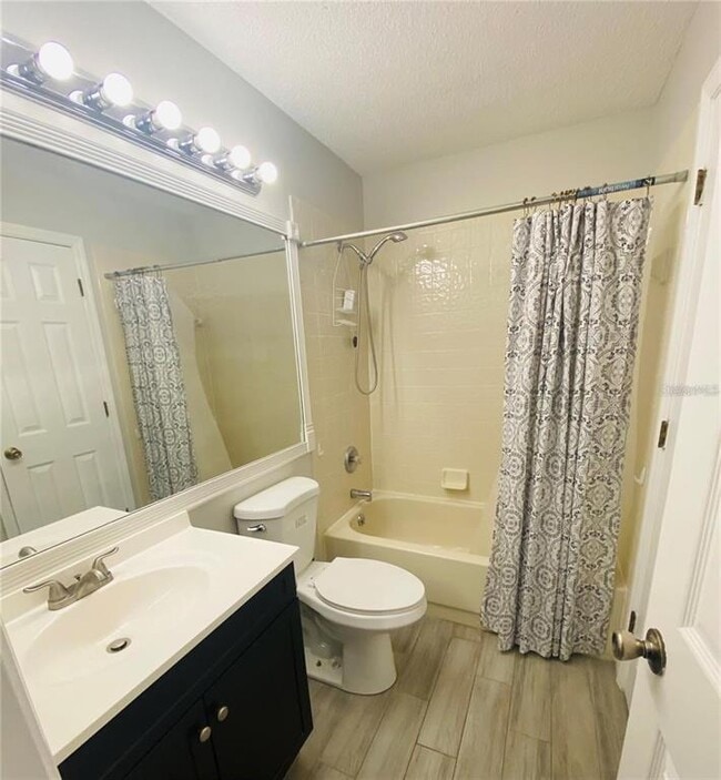 Building Photo - 966 Helmsley Ct