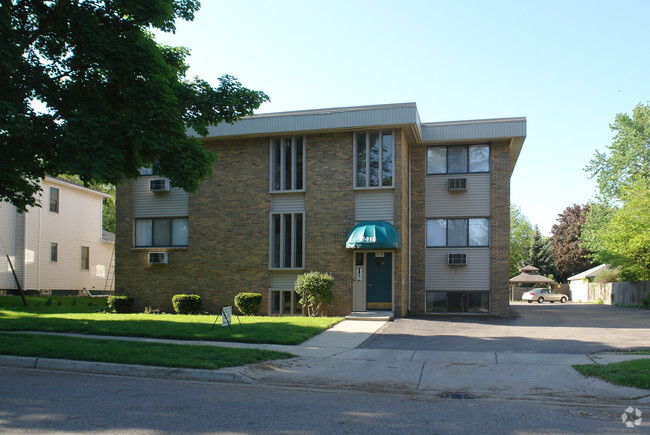 Building Photo - Vine Street Apartments