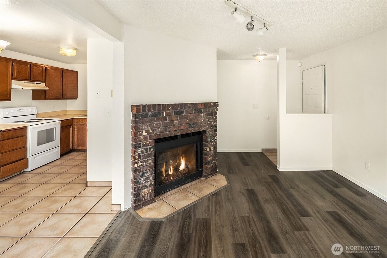 Living Room - 905 18th St NE