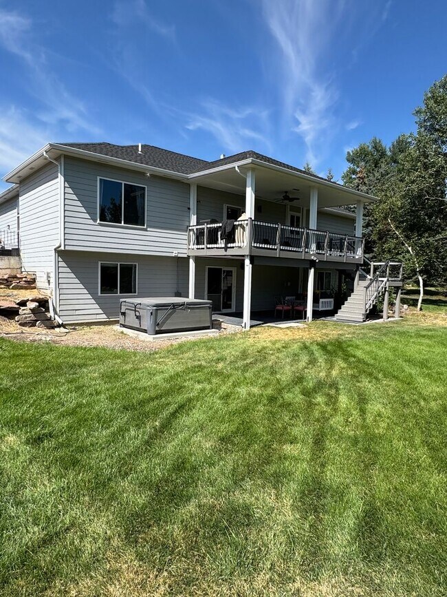 Building Photo - Spacious and Private 5-Bedroom Home for Re...