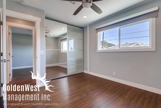 Building Photo - Charming 3Bdm 2.5Ba Townhome in the Claire...