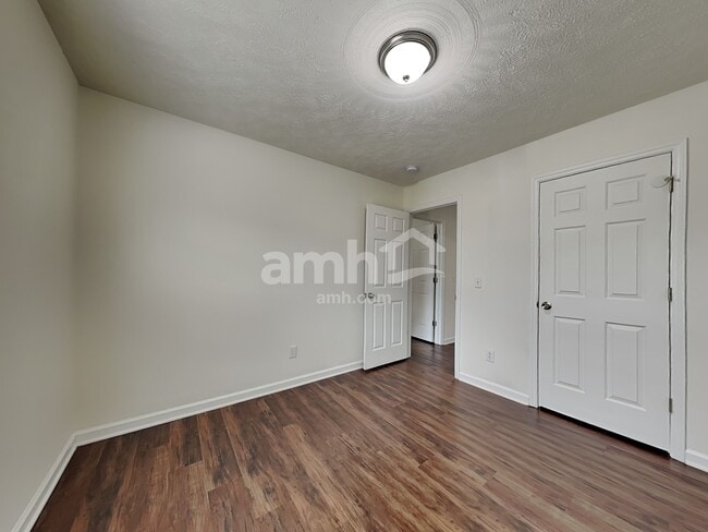 Building Photo - 6025 Brentwood Park Pl